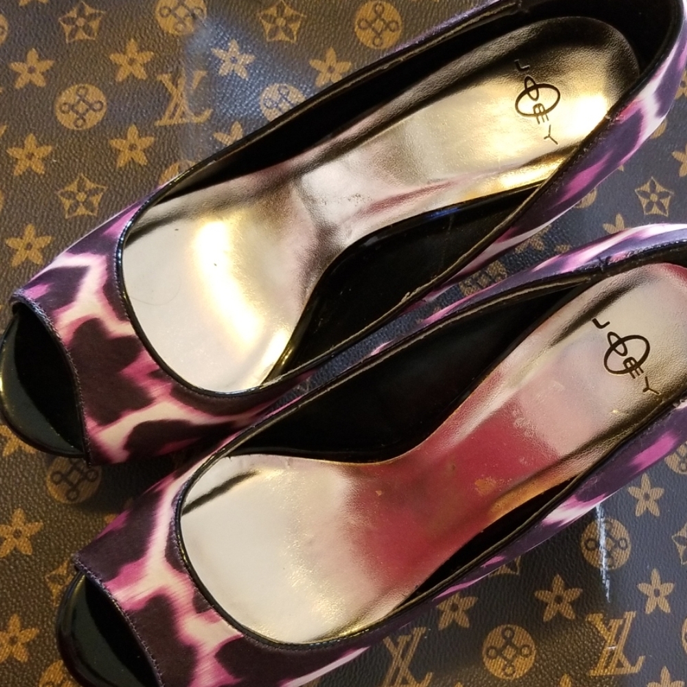 Multi colored leopard print open toe pumps